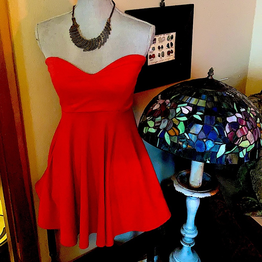 little red strapless sweetheart dress